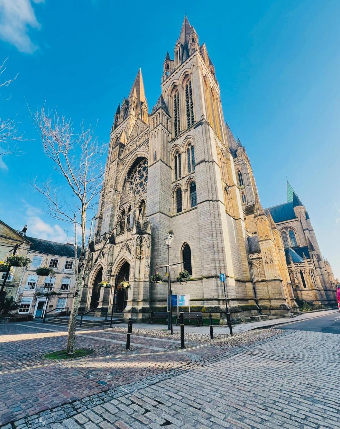 Private Double Room With Ensuite, No Breakfast, Truro City Centre 외부 사진
